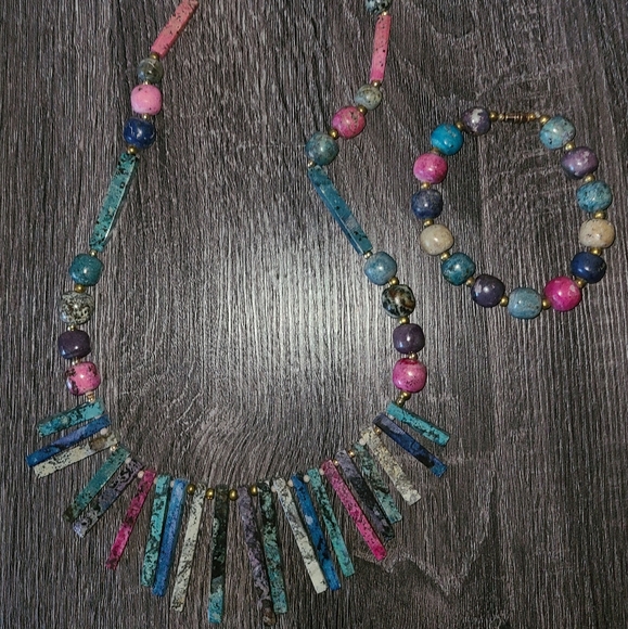 VINTAGE 2 PC SET HOWLITE STONES LONG TRIBAL NECKLACE & BRACELET COSTUME HANDMADE - Picture 1 of 10